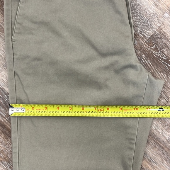 Dockers Mens Khaki Pants Size 33 x 32 Slim Tapered Classic Trousers Office Work - Picture 10 of 16
